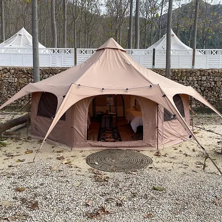 La Escalada Kompleks wypoczynkowy *